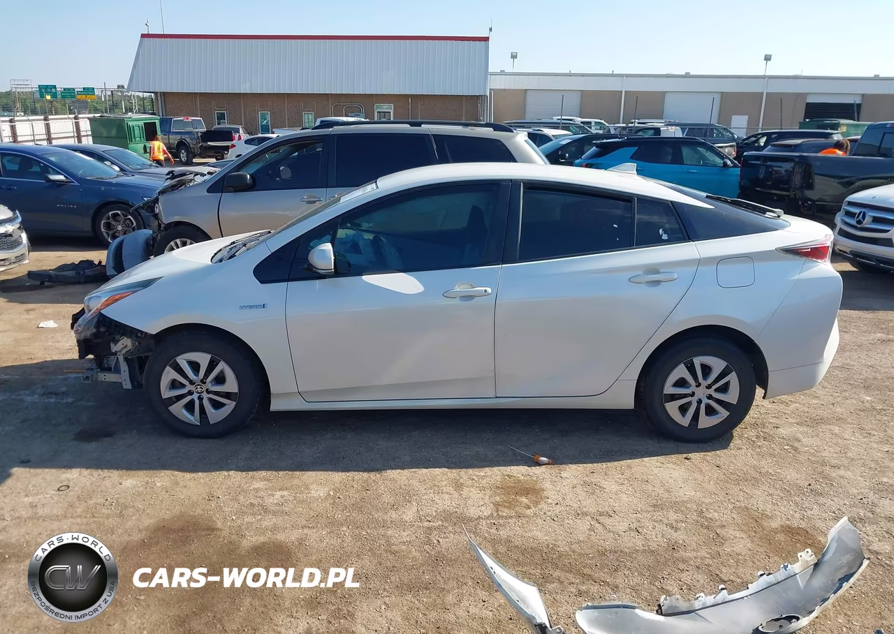 2017 Toyota Prius Four VIN:JTDKARFU9H3030435 - 15