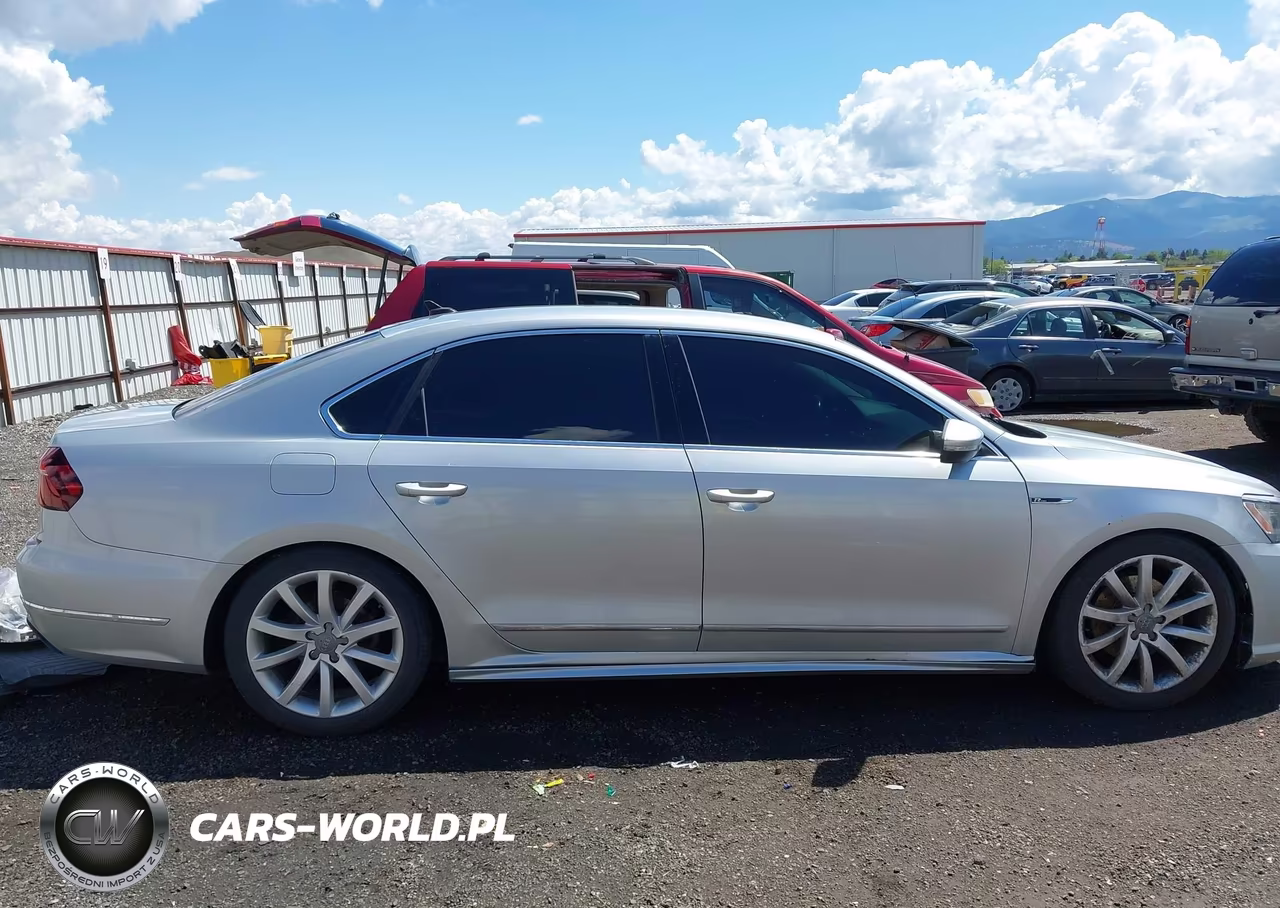 2017 Volkswagen Passat 1.8T R-Line VIN:1VWDT7A32HC042901 - 12