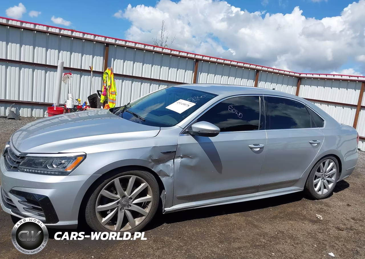 2017 Volkswagen Passat 1.8T R-Line VIN:1VWDT7A32HC042901 - 13