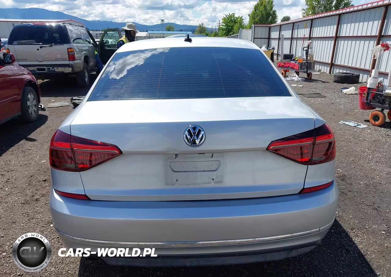 2017 Volkswagen Passat 1.8T R-Line VIN:1VWDT7A32HC042901 - 15