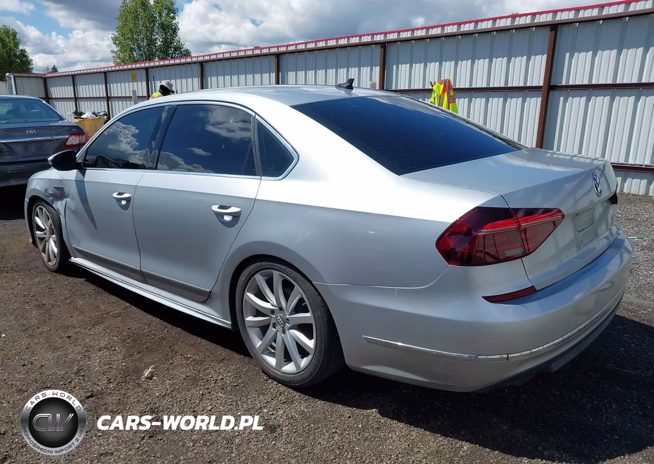 2017 Volkswagen Passat 1.8T R-Line VIN:1VWDT7A32HC042901 - 3