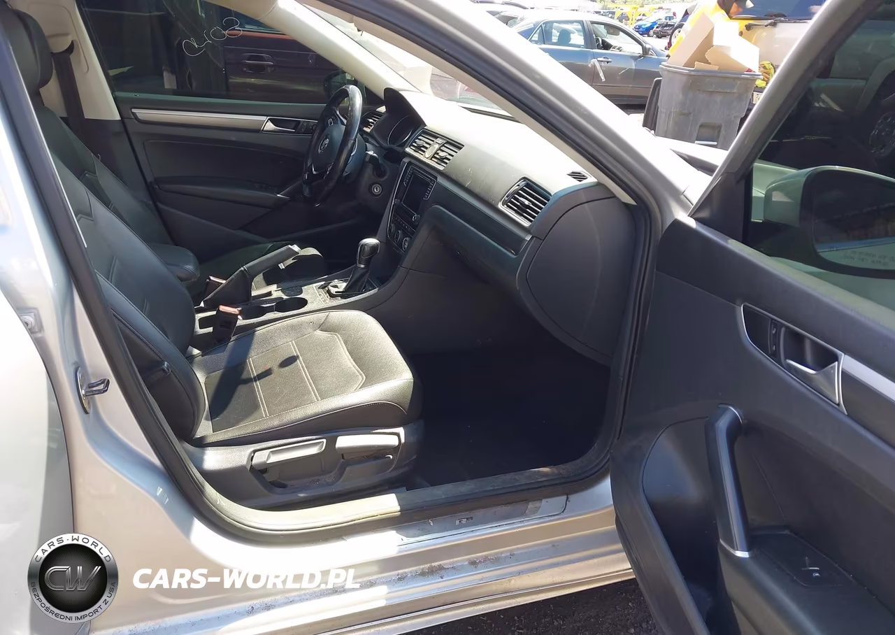 2017 Volkswagen Passat 1.8T R-Line VIN:1VWDT7A32HC042901 - 5