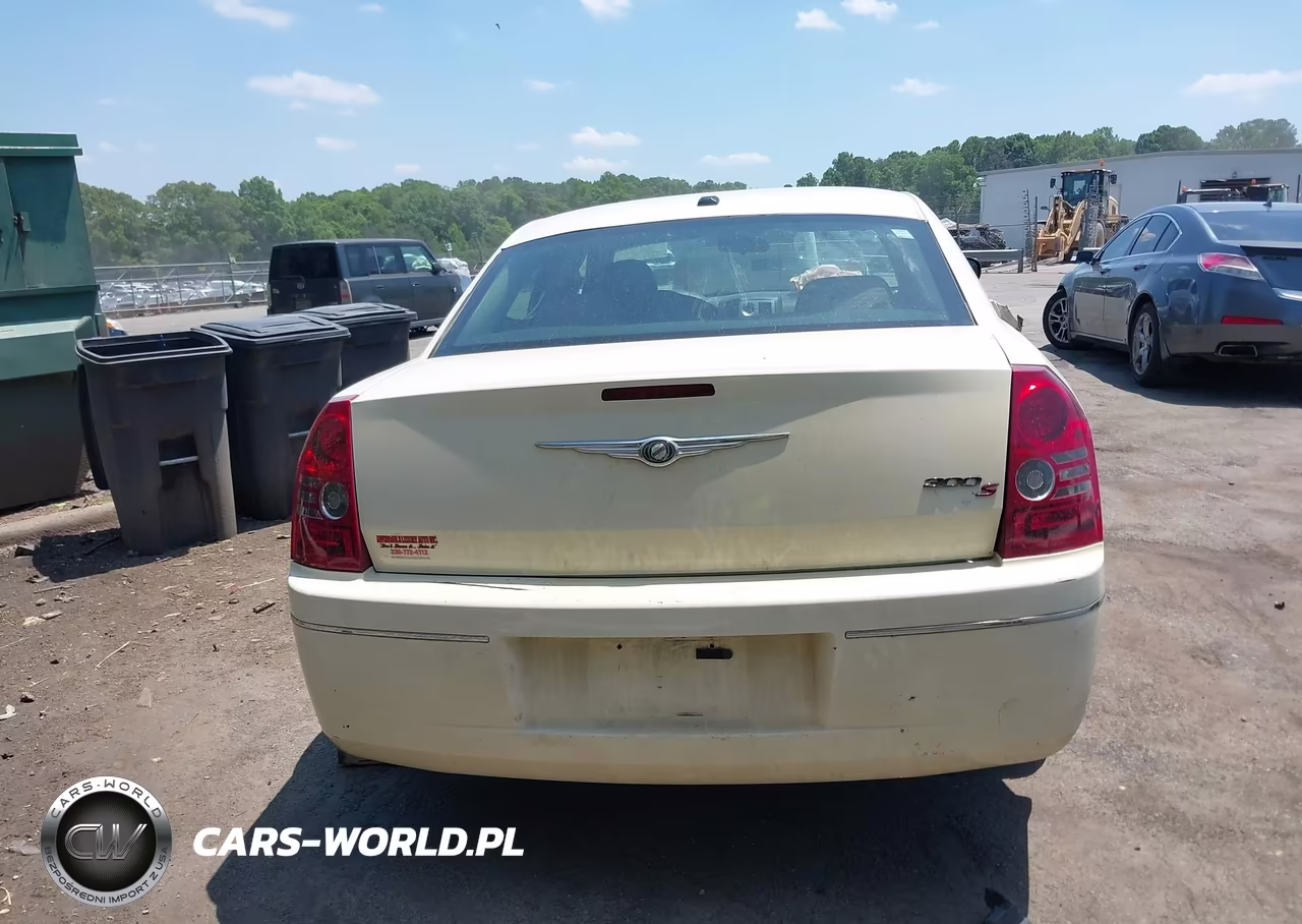 2010 Chrysler 300 Touring Plus VIN:2C3CA1CV3AH281168 - 16