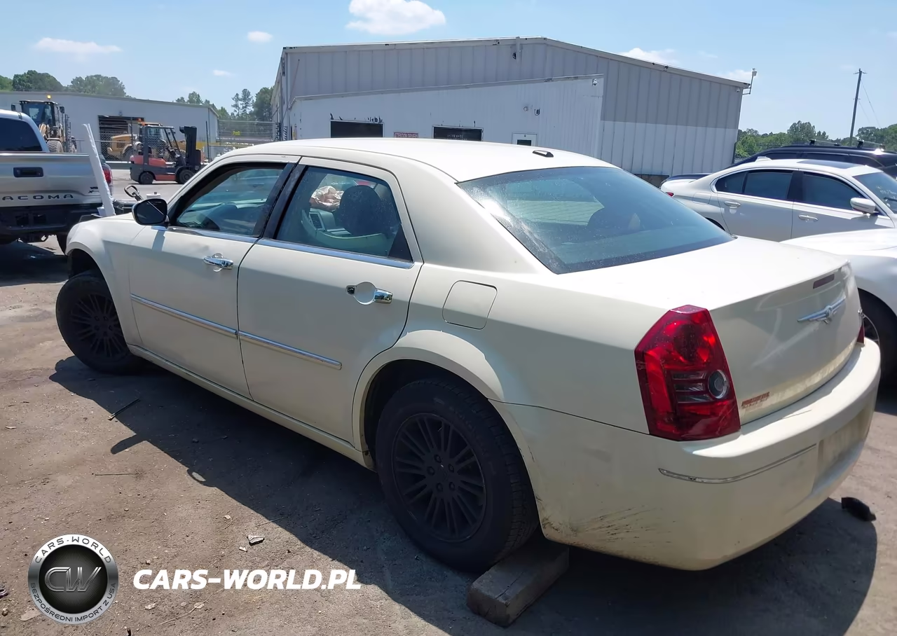 2010 Chrysler 300 Touring Plus VIN:2C3CA1CV3AH281168 - 3