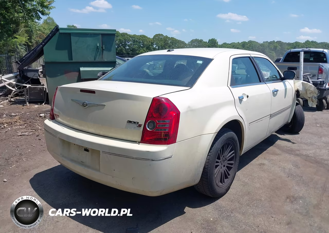 2010 Chrysler 300 Touring Plus VIN:2C3CA1CV3AH281168 - 4