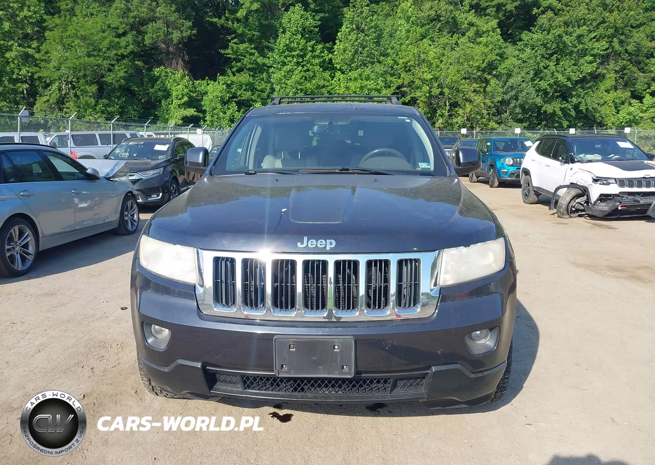 2013 Jeep Grand Cherokee Laredo VIN:1C4RJFAT3DC502456 - 13