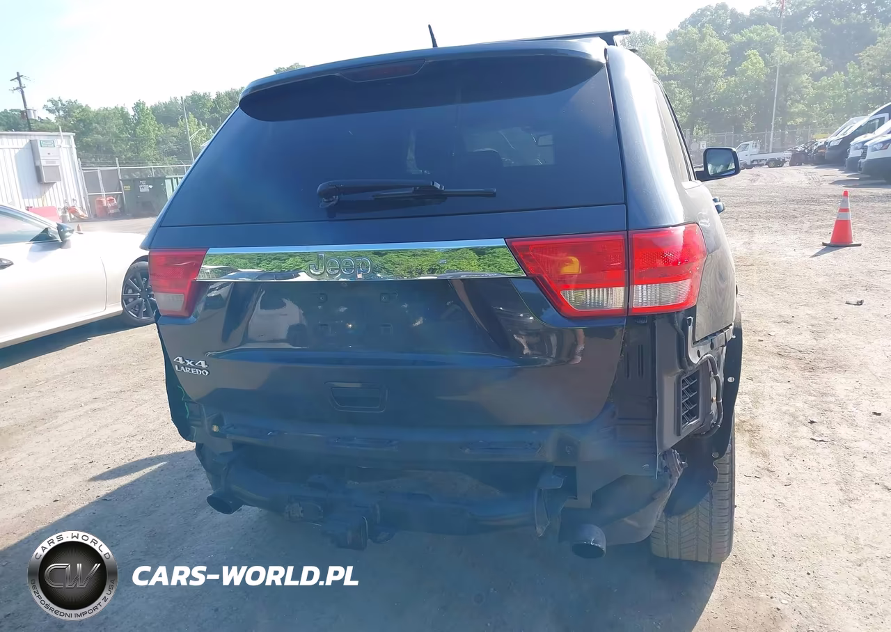 2013 Jeep Grand Cherokee Laredo VIN:1C4RJFAT3DC502456 - 17