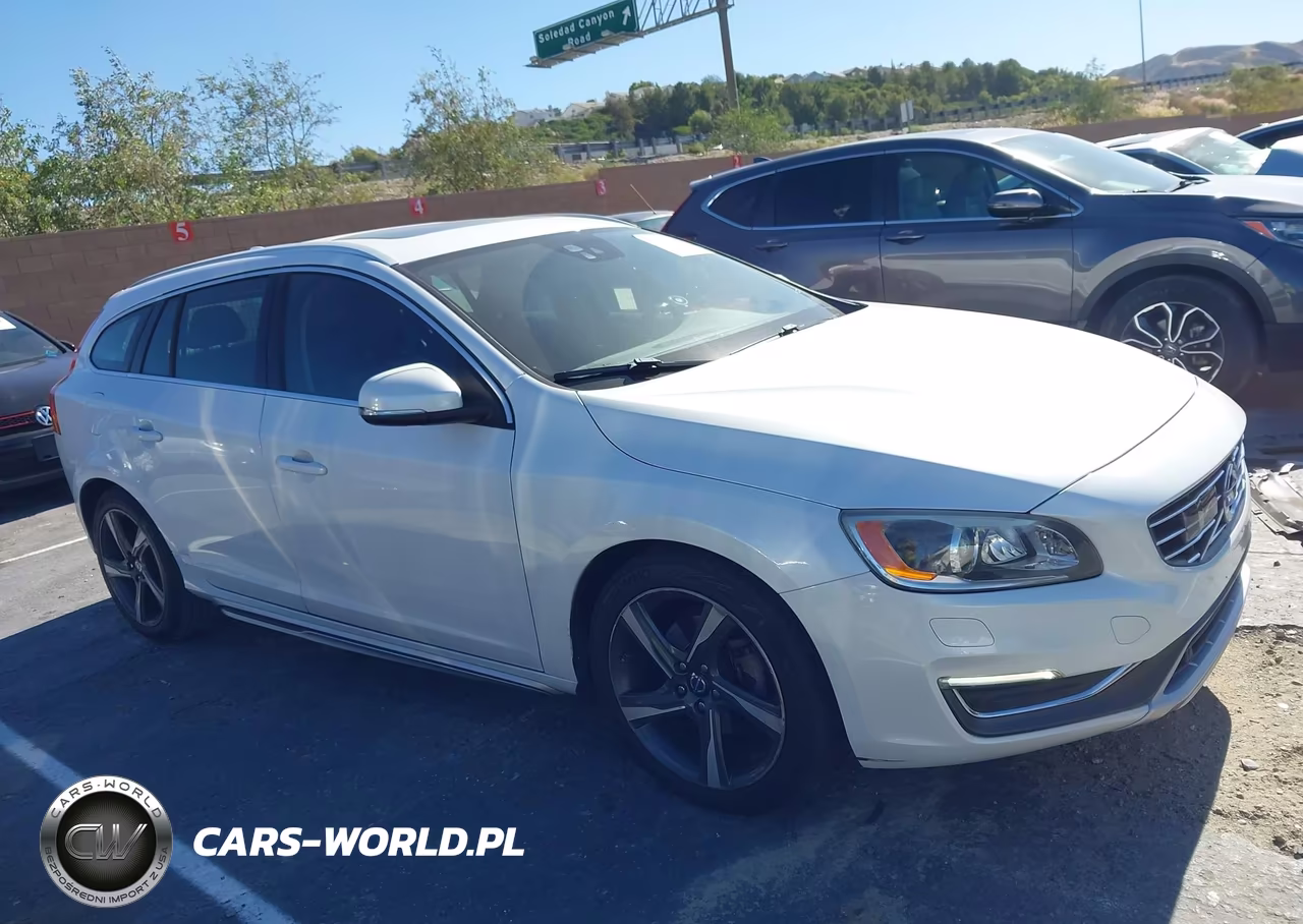 2015 Volvo V60 T5 Platinum VIN:YV140MEM1F1227473 - 13