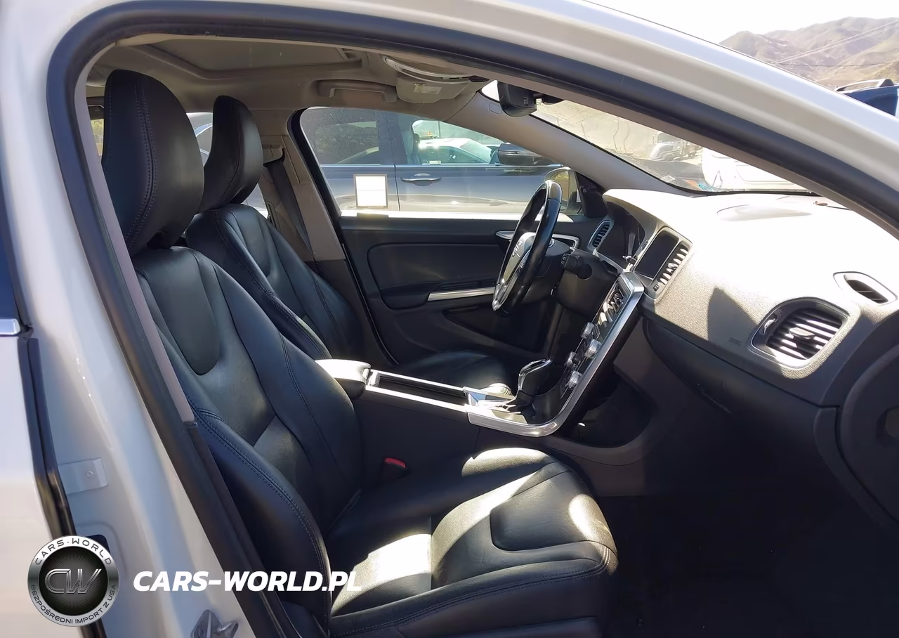 2015 Volvo V60 T5 Platinum VIN:YV140MEM1F1227473 - 5