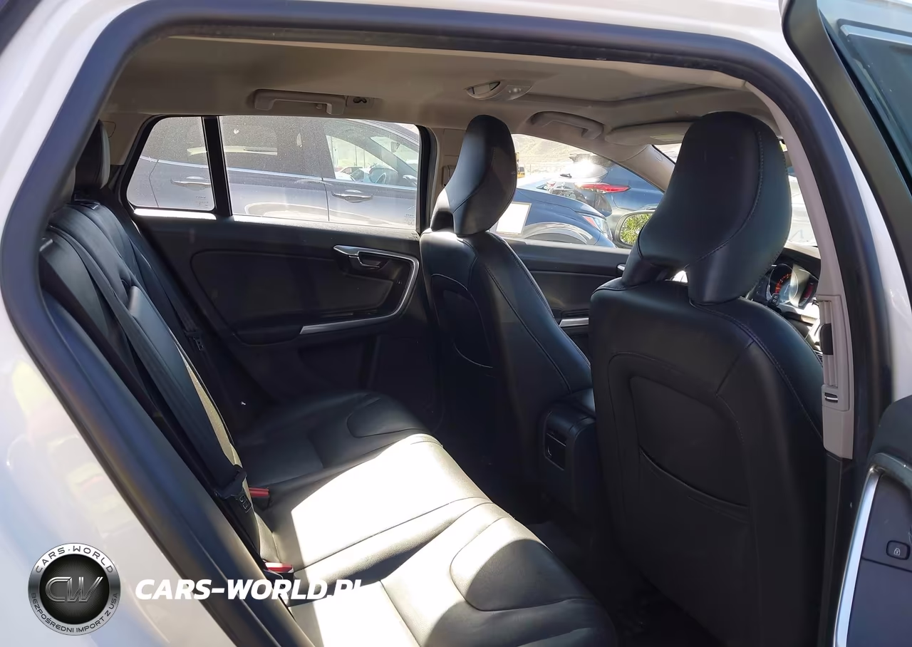 2015 Volvo V60 T5 Platinum VIN:YV140MEM1F1227473 - 8