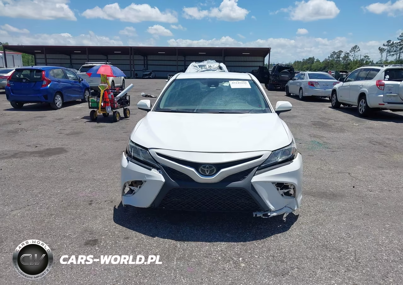 2020 Toyota Camry Se VIN:4T1G11AK7LU880558 - 11