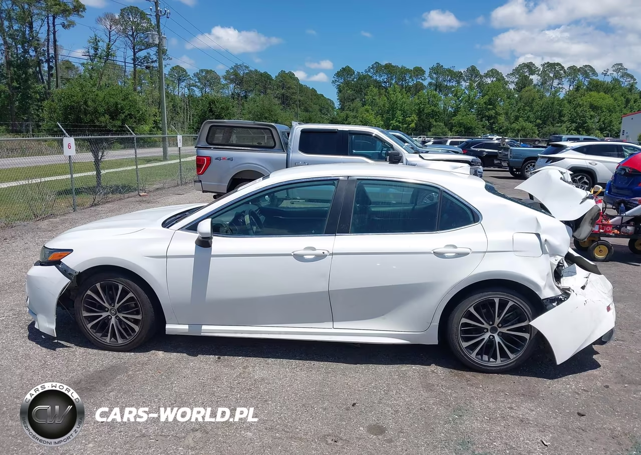 2020 Toyota Camry Se VIN:4T1G11AK7LU880558 - 13