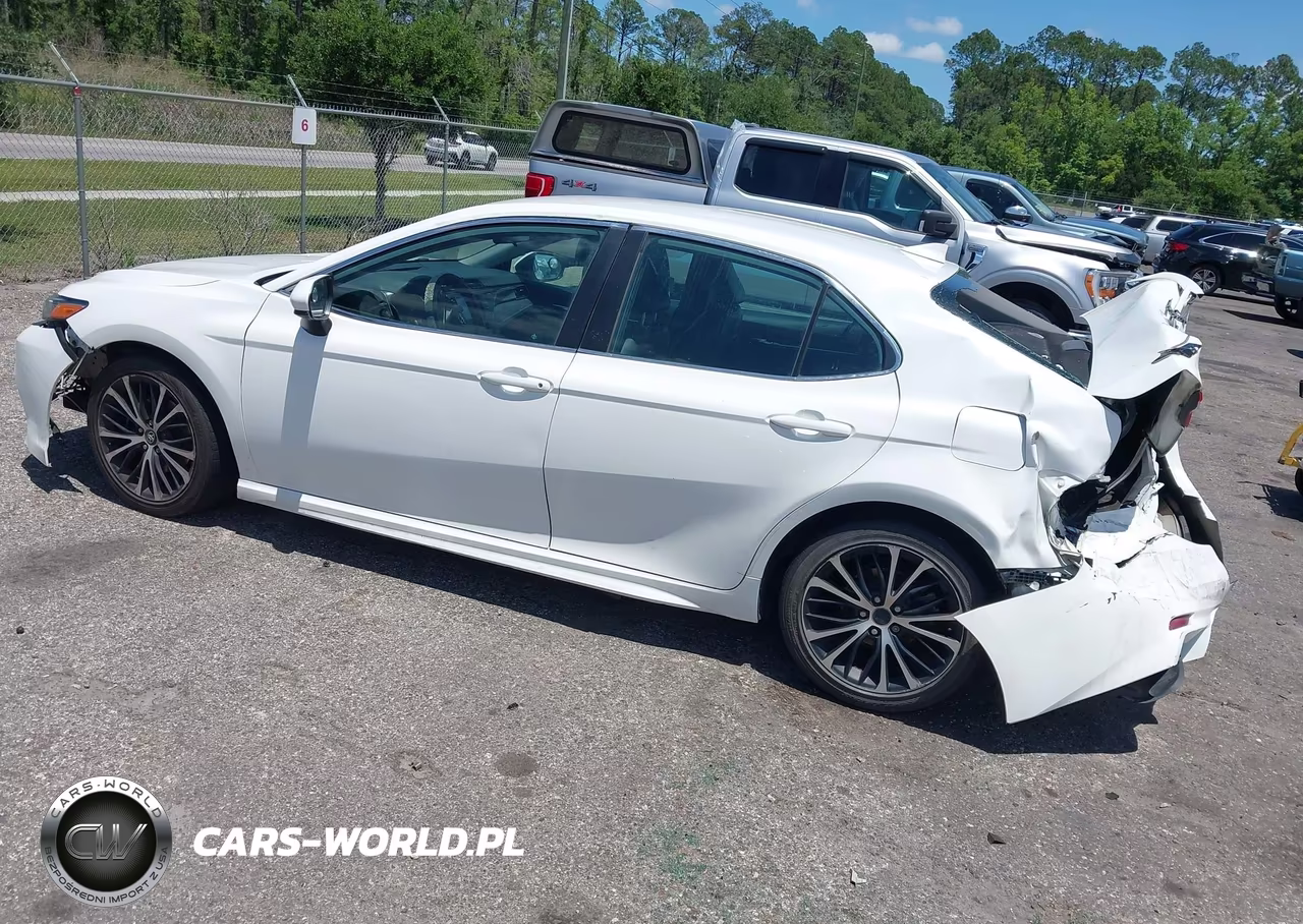 2020 Toyota Camry Se VIN:4T1G11AK7LU880558 - 3