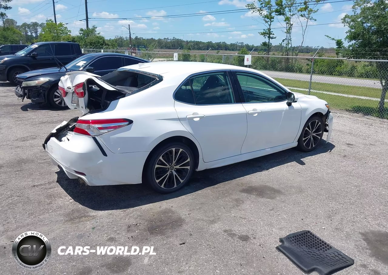 2020 Toyota Camry Se VIN:4T1G11AK7LU880558 - 4