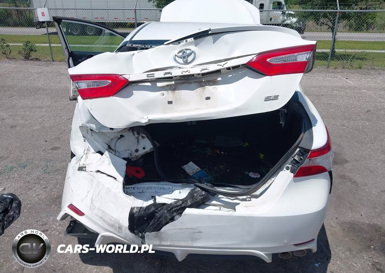 2020 Toyota Camry Se VIN:4T1G11AK7LU880558 - 6