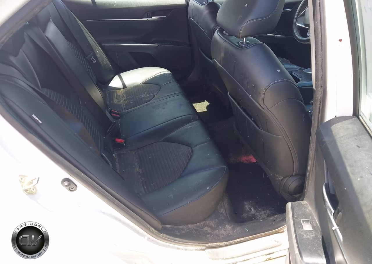2020 Toyota Camry Se VIN:4T1G11AK7LU880558 - 8