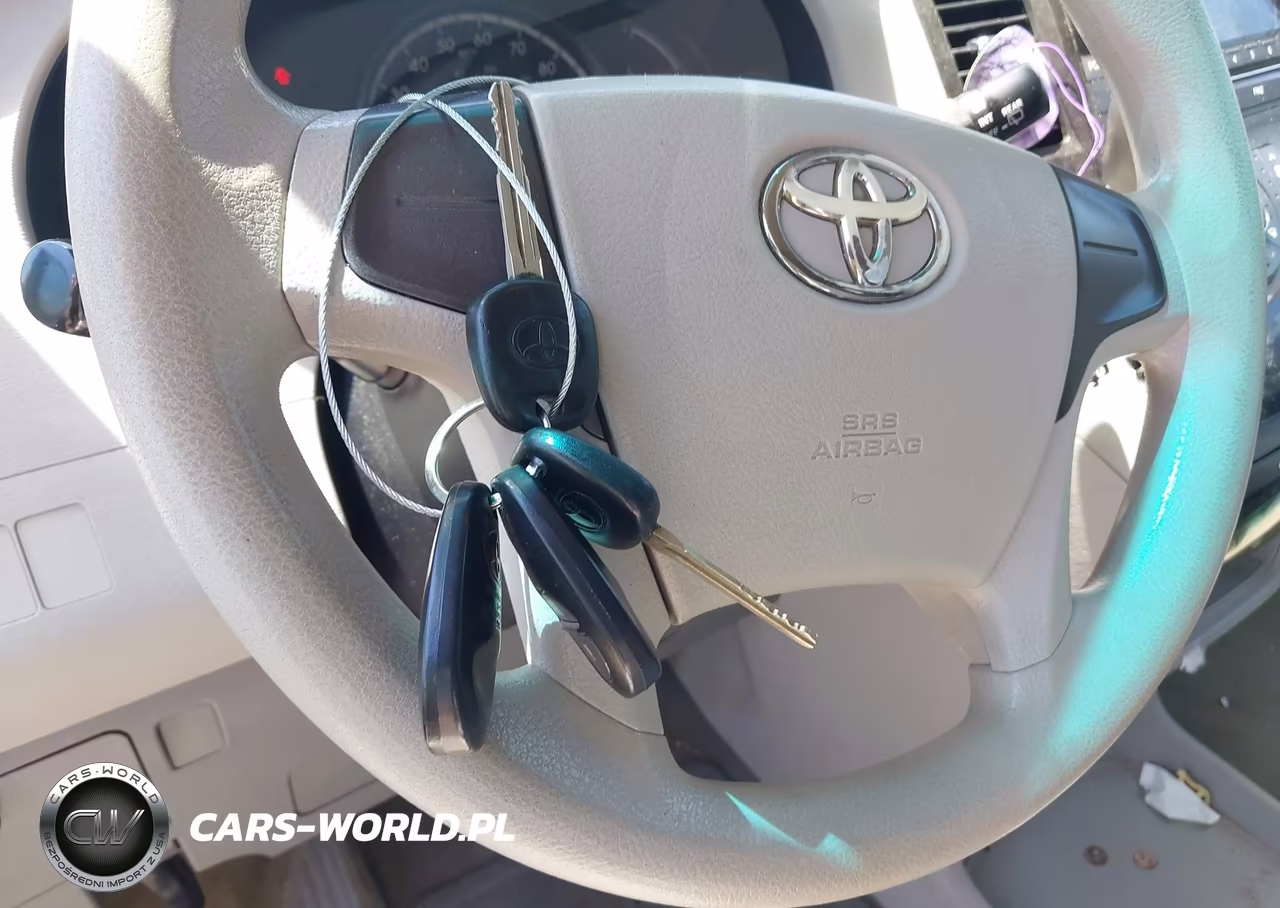 2012 Toyota Sienna Le 8 Passenger VIN:5TDKA3DC5CS011802 - 11