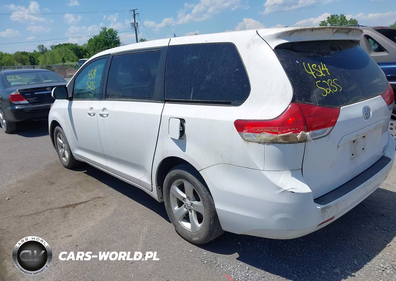 2012 Toyota Sienna Le 8 Passenger VIN:5TDKA3DC5CS011802 - 3