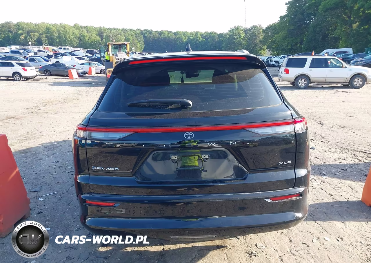 2025 Toyota Crown Signia Xle VIN:JTDACAAJ1S3008800 - 16