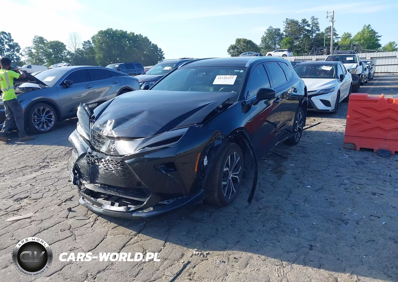 2025 Toyota Crown Signia Xle VIN:JTDACAAJ1S3008800 - 2