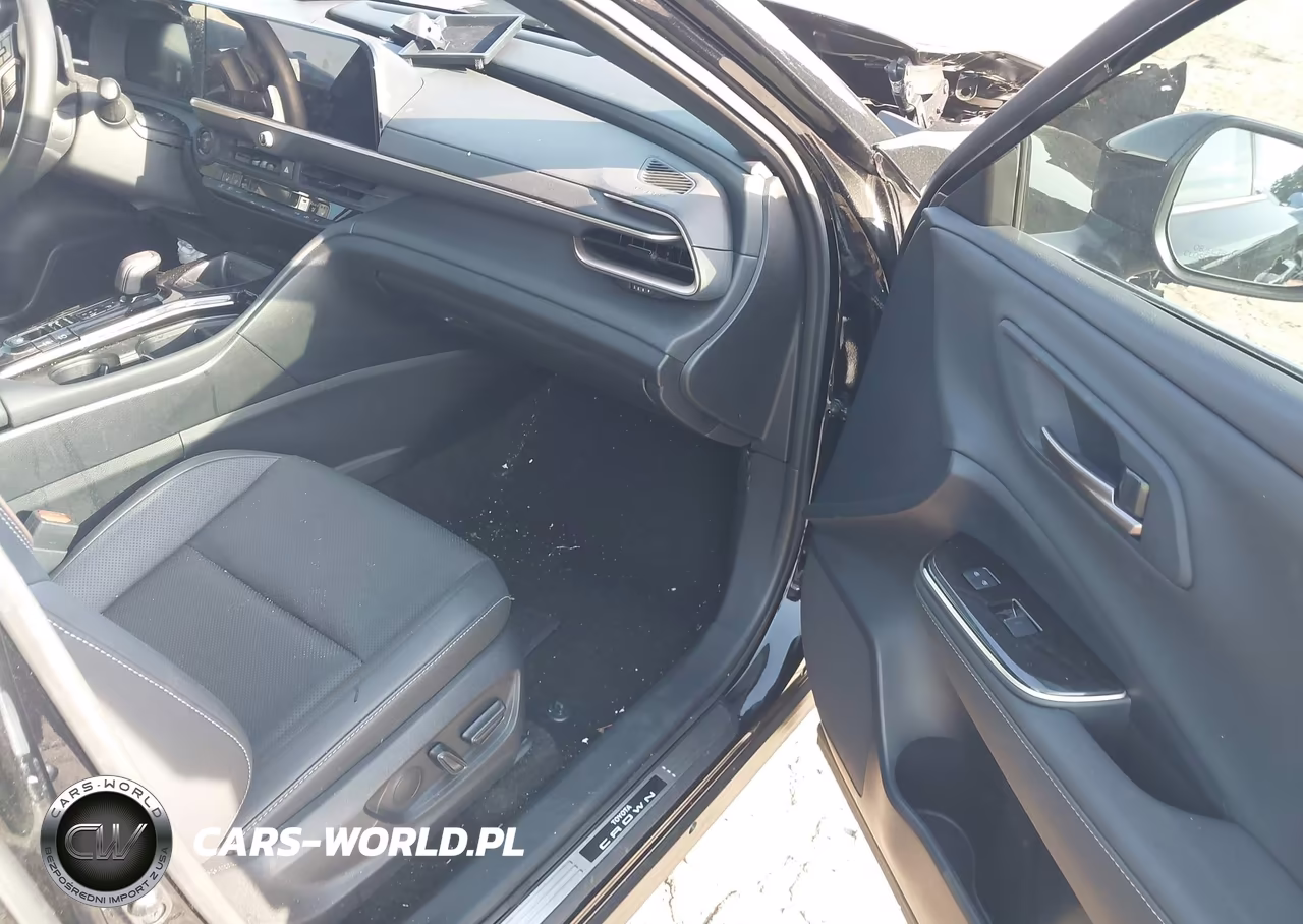 2025 Toyota Crown Signia Xle VIN:JTDACAAJ1S3008800 - 5