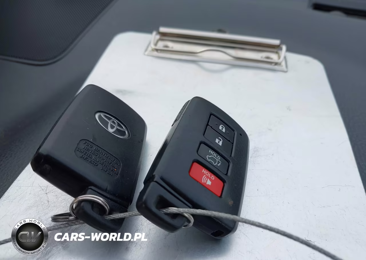 2018 Toyota Rav4 Xle VIN:2T3RFREV6JW841896 - 11
