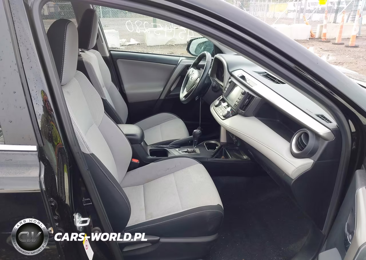 2018 Toyota Rav4 Xle VIN:2T3RFREV6JW841896 - 5