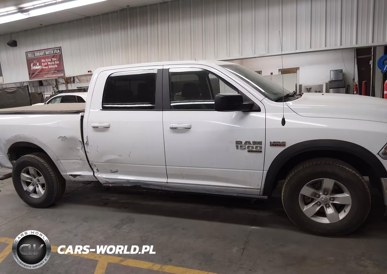 2019 Ram 1500 Classic VIN:1C6RR6TT4KS689349 - 14
