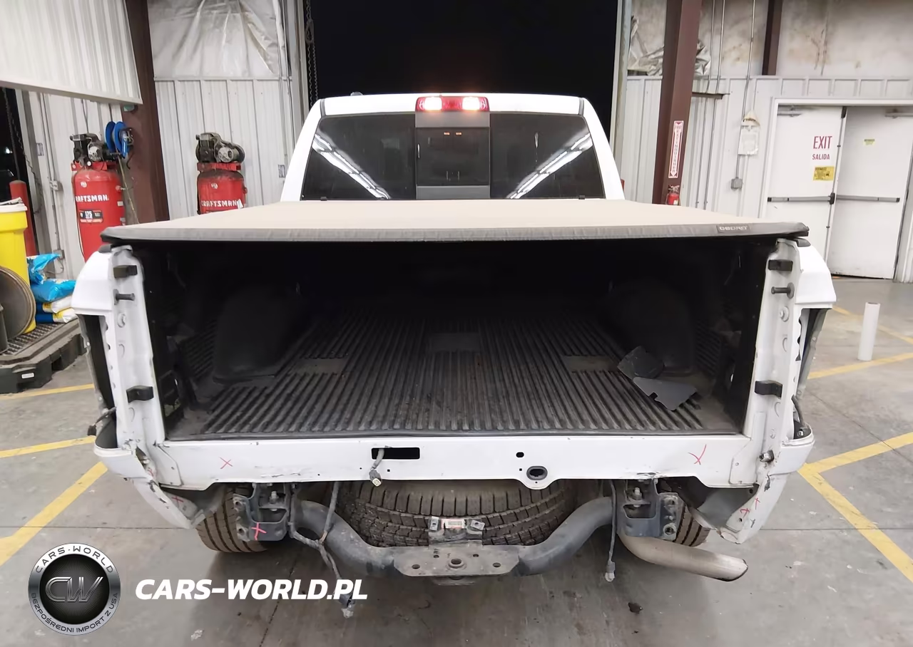 2019 Ram 1500 Classic VIN:1C6RR6TT4KS689349 - 17