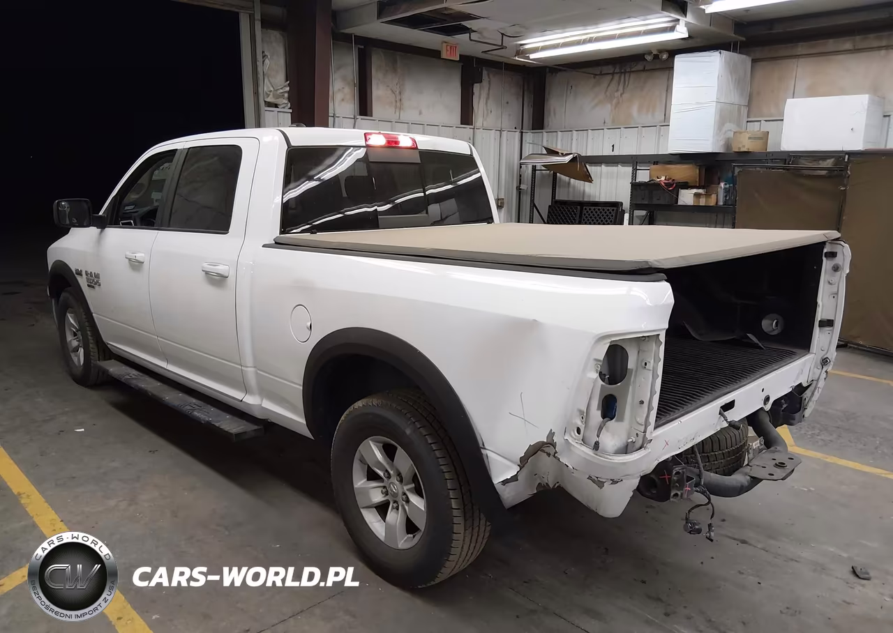 2019 Ram 1500 Classic VIN:1C6RR6TT4KS689349 - 3