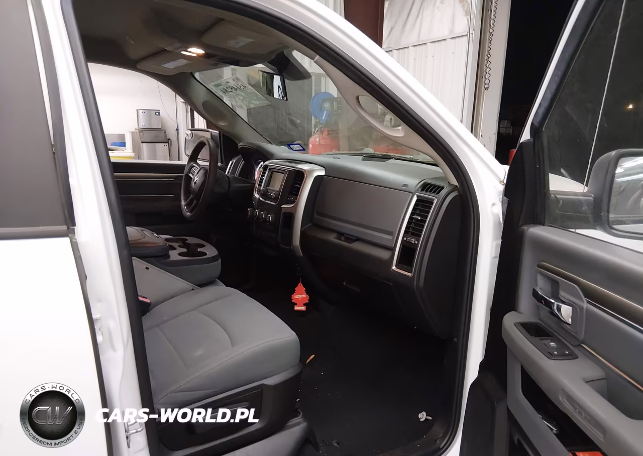 2019 Ram 1500 Classic VIN:1C6RR6TT4KS689349 - 5