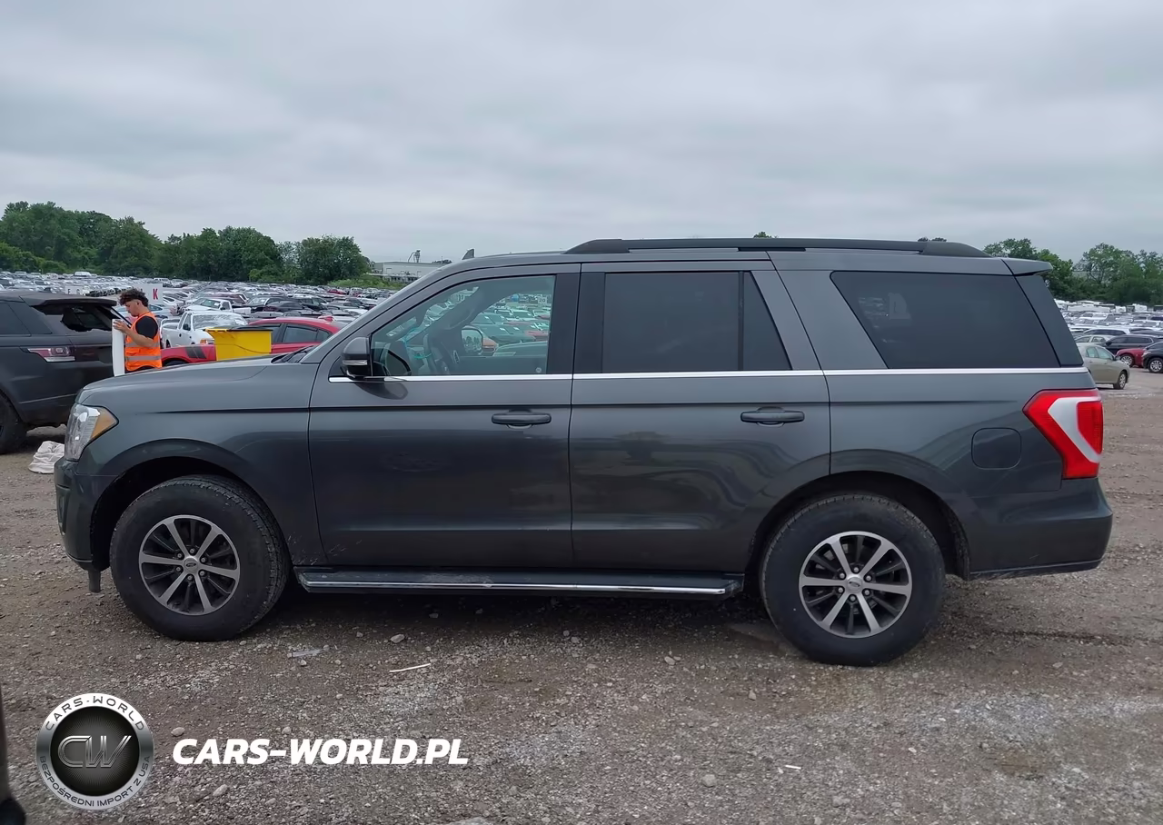 2018 Ford Expedition Xlt VIN:1FMJU1JT0JEA17758 - 14