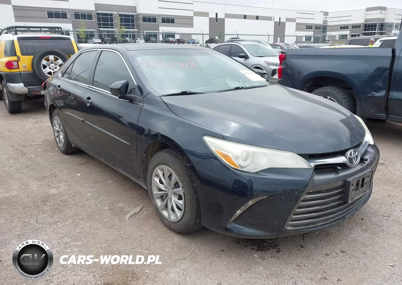 2016 Toyota Camry Le – zdjęcie 1 z 16