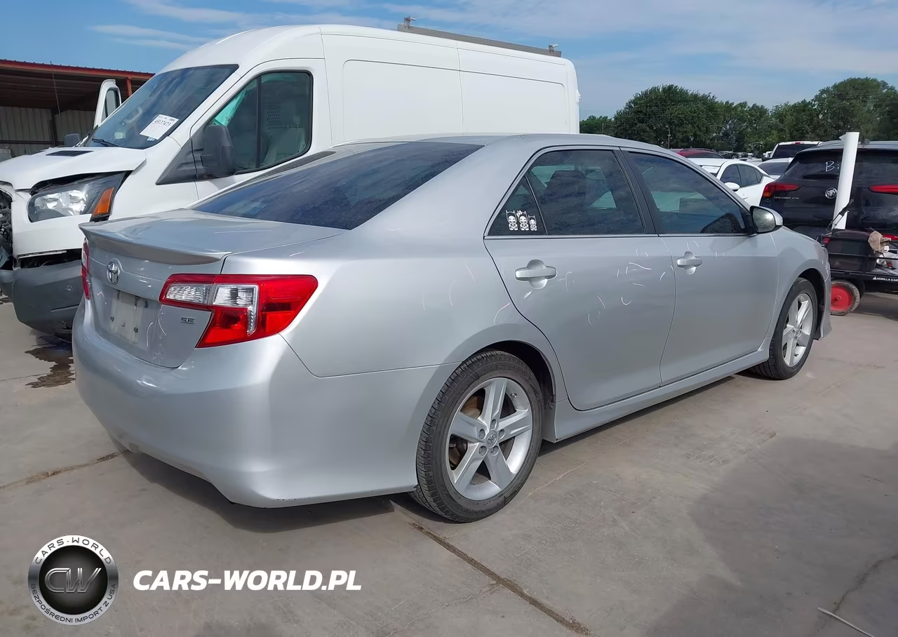 2014 Toyota Camry Se VIN:4T1BF1FK1EU856442 - 4