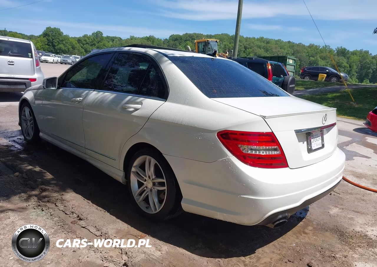 2012 Mercedes-Benz C 250 Sport VIN:WDDGF4HB5CR207886 - 3