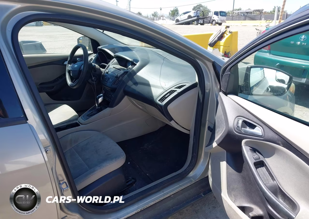 2015 Ford Focus Se VIN:1FADP3F20FL222039 - 5