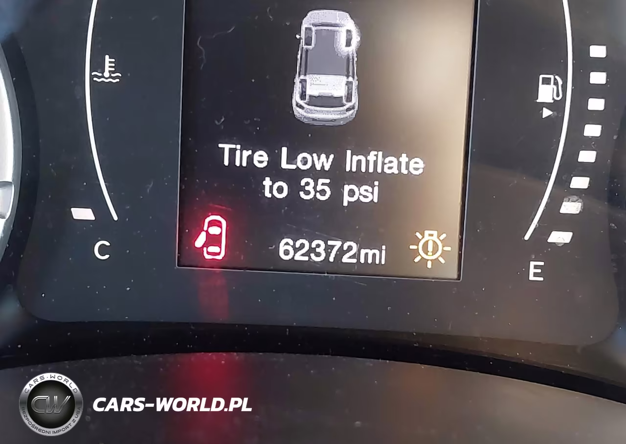 2015 Jeep Renegade North VIN:ZACCJABT8FPB96845 - 15