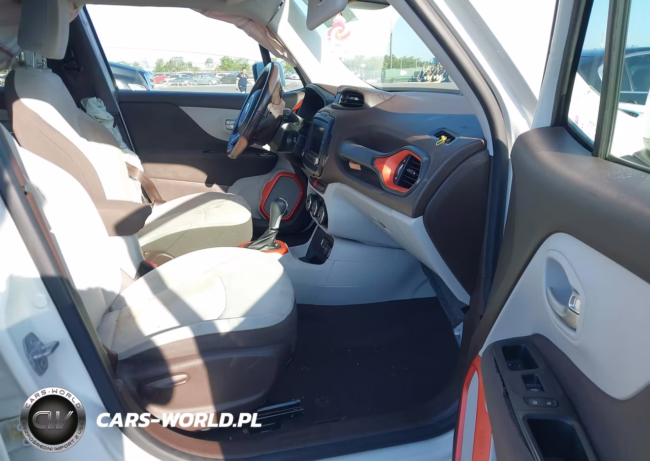 2015 Jeep Renegade North VIN:ZACCJABT8FPB96845 - 5