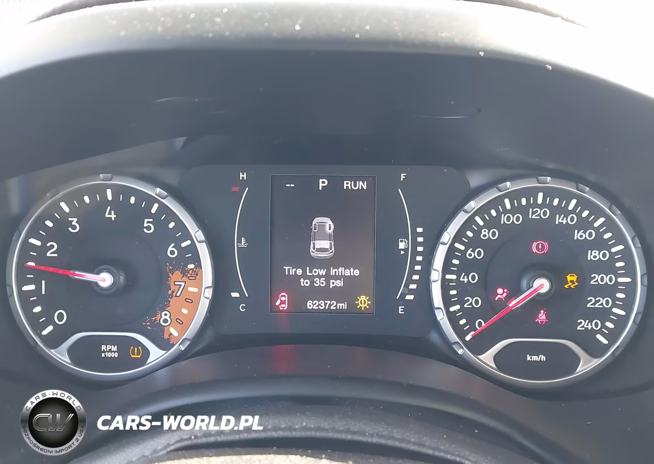 2015 Jeep Renegade North VIN:ZACCJABT8FPB96845 - 7