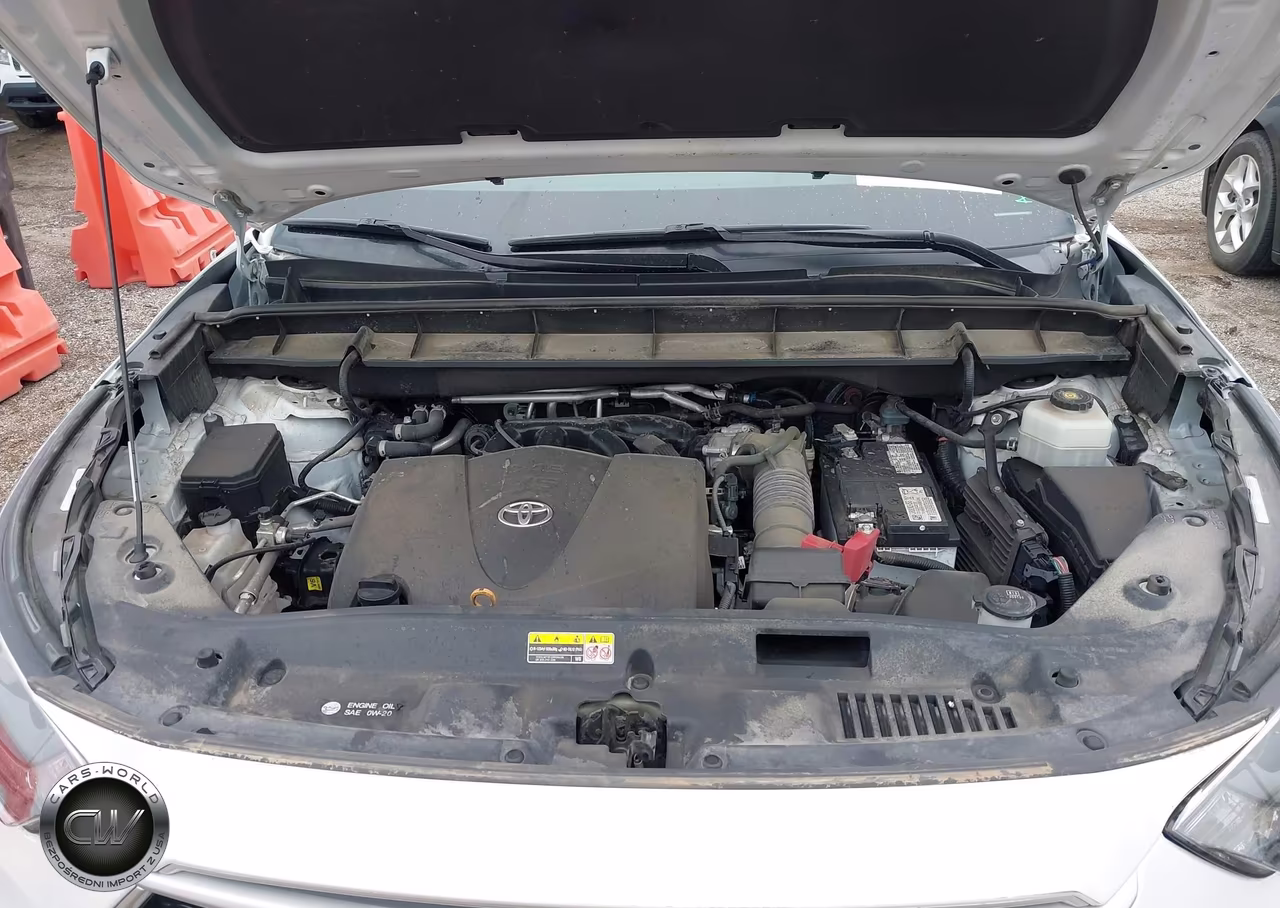 2022 Toyota Highlander Xle VIN:5TDHZRBHXNS570253 - 10