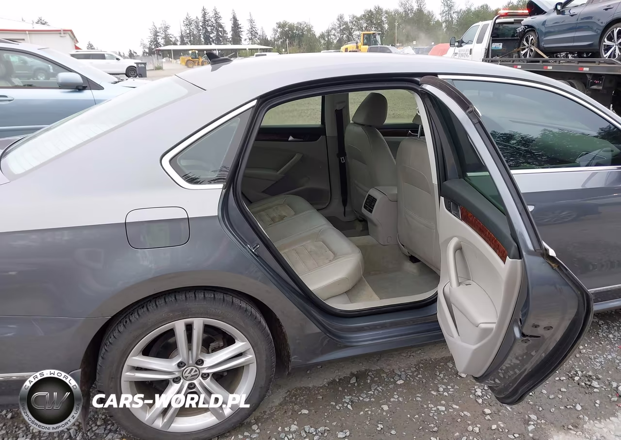 2013 Volkswagen Passat 2.0L Tdi Sel Premium VIN:1VWCN7A37DC142072 - 8