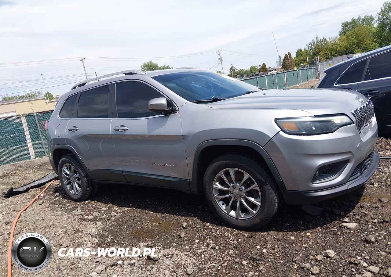 2019 Jeep Cherokee Latitude Plus 4X4 VIN:1C4PJMLB7KD199348 - 14