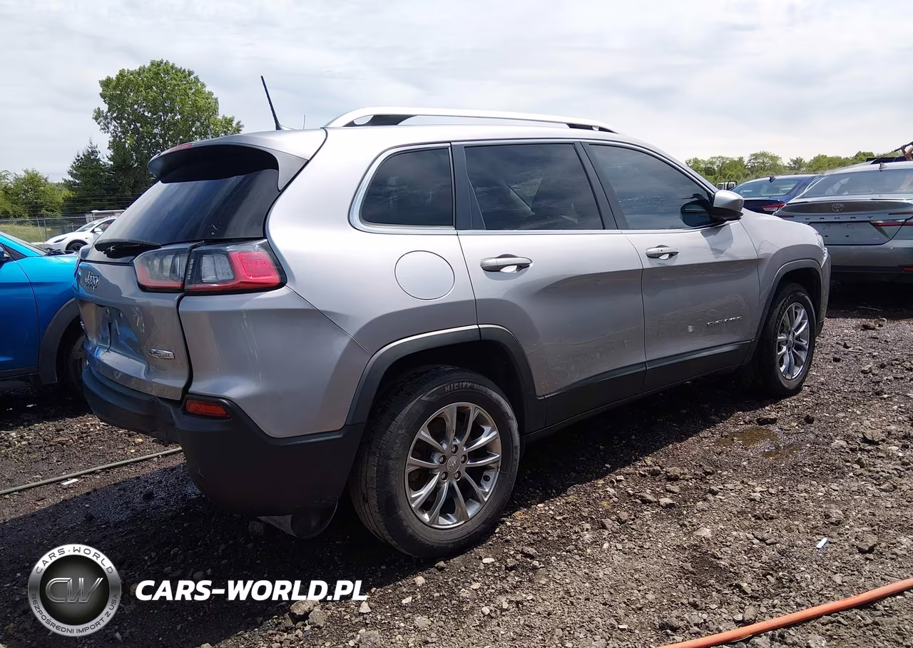 2019 Jeep Cherokee Latitude Plus 4X4 VIN:1C4PJMLB7KD199348 - 4