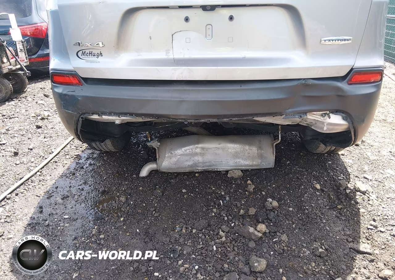 2019 Jeep Cherokee Latitude Plus 4X4 VIN:1C4PJMLB7KD199348 - 6
