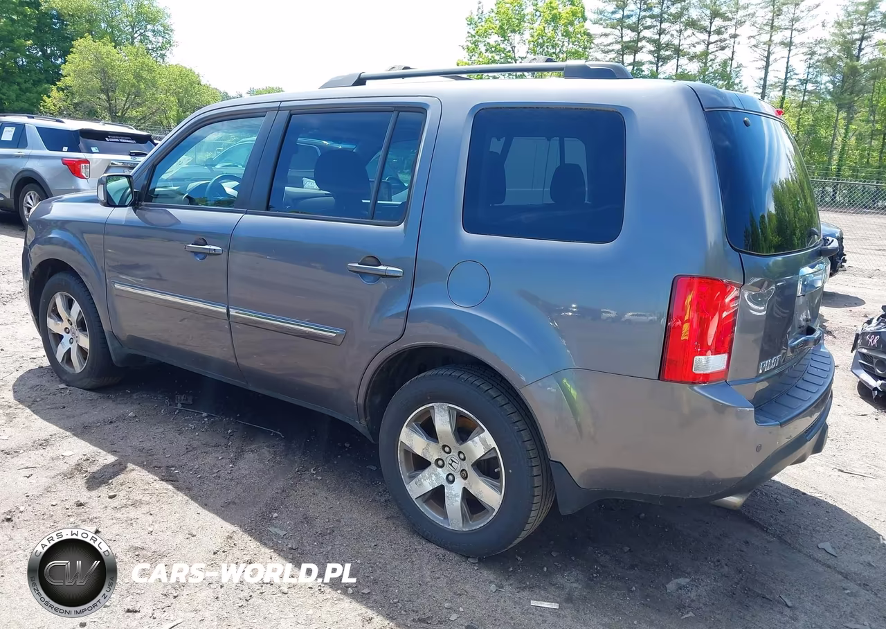2015 Honda Pilot Touring VIN:5FNYF4H98FB033642 - 3