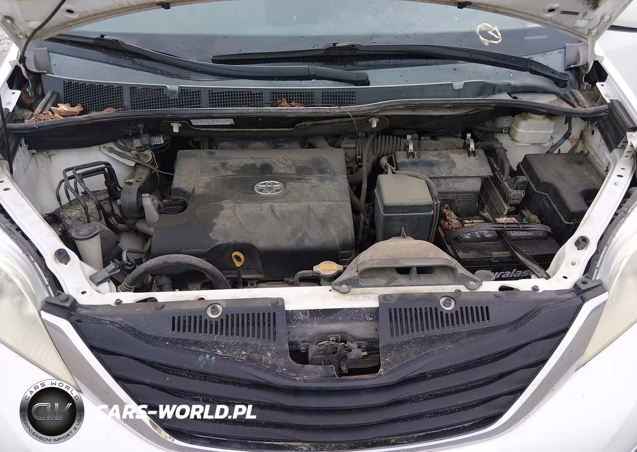 2011 Toyota Sienna Le V6 VIN:5TDKK3DCXBS071828 - 10