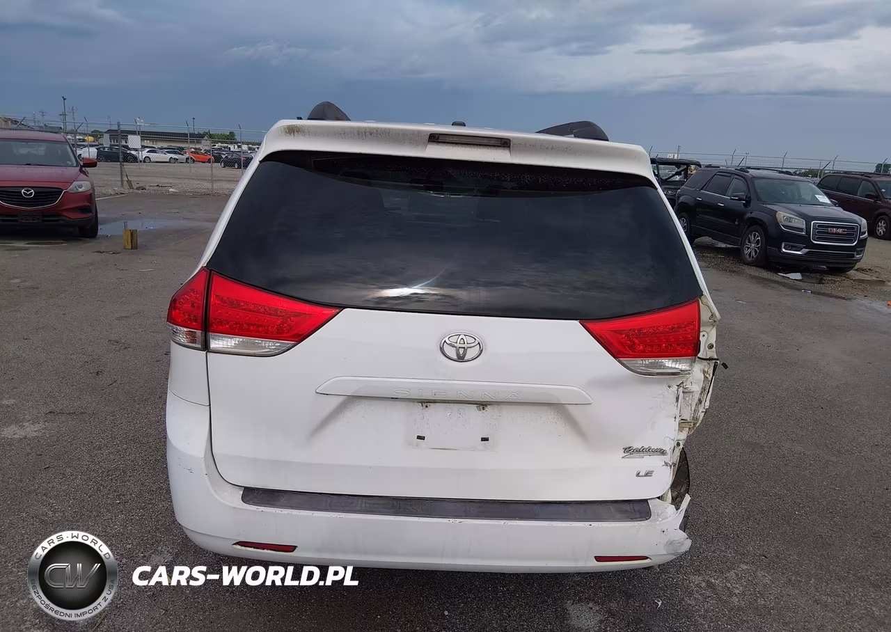 2011 Toyota Sienna Le V6 VIN:5TDKK3DCXBS071828 - 16