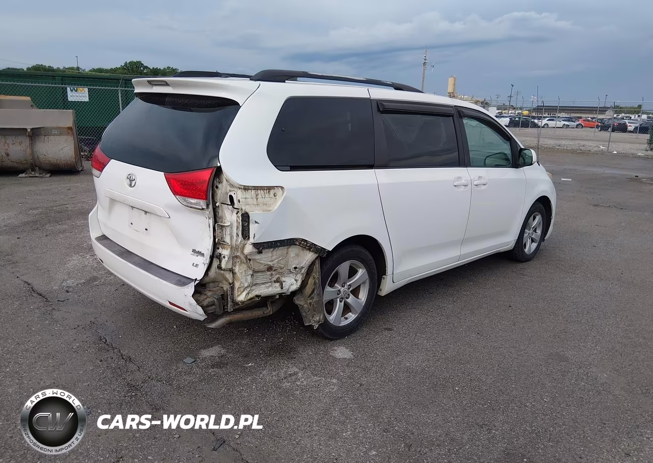 2011 Toyota Sienna Le V6 VIN:5TDKK3DCXBS071828 - 4