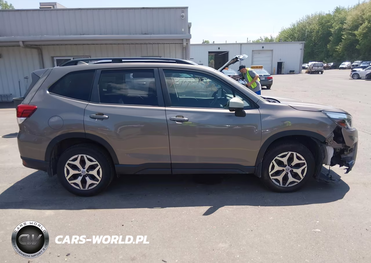 2020 Subaru Forester Premium VIN:JF2SKAJC8LH495752 - 13