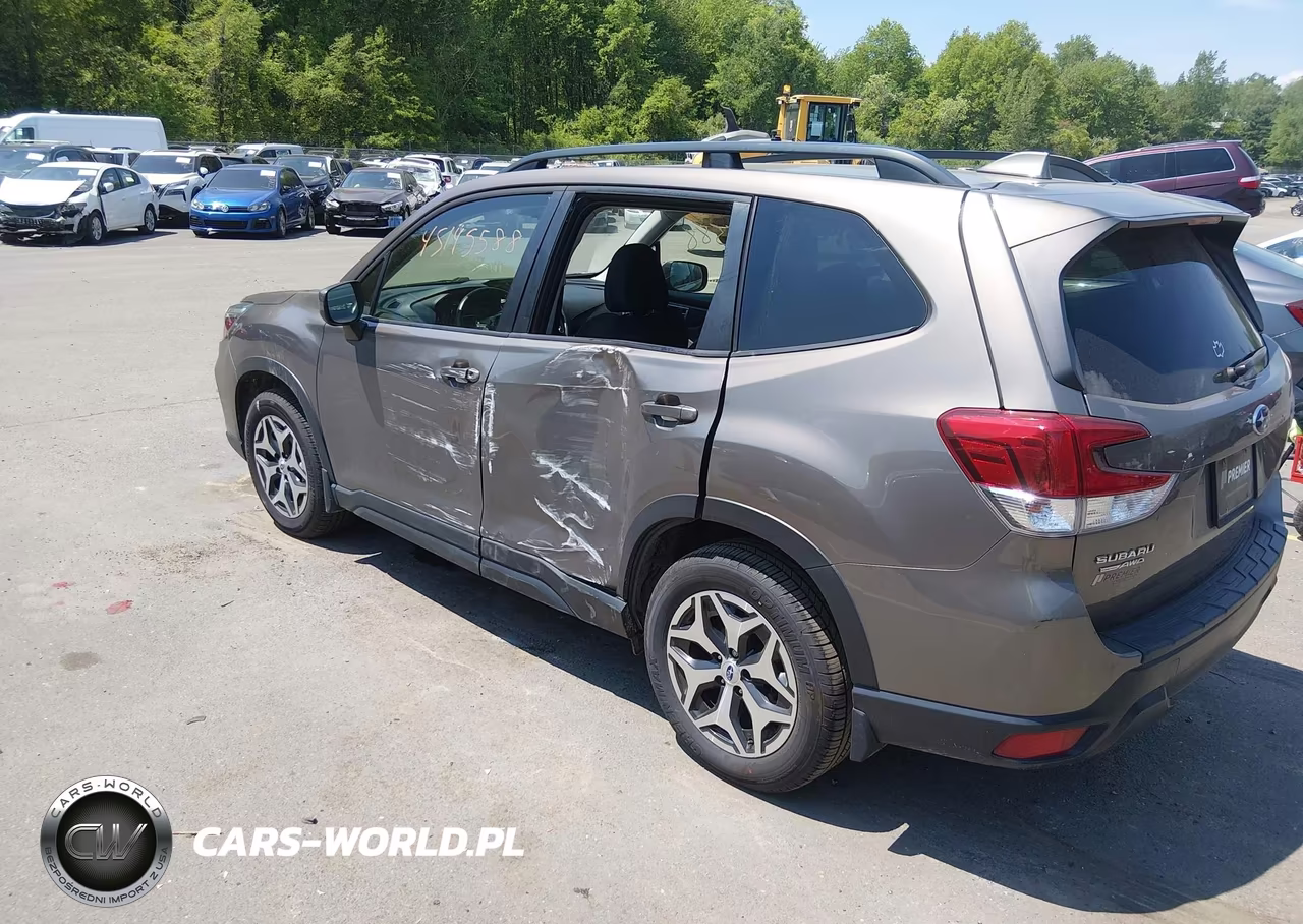 2020 Subaru Forester Premium VIN:JF2SKAJC8LH495752 - 3